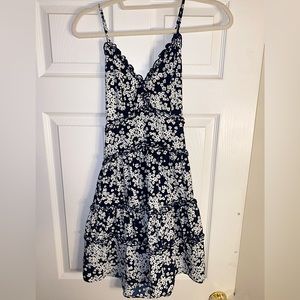 NEVER WORN SIZE MEDIUM (4/6) DRESS